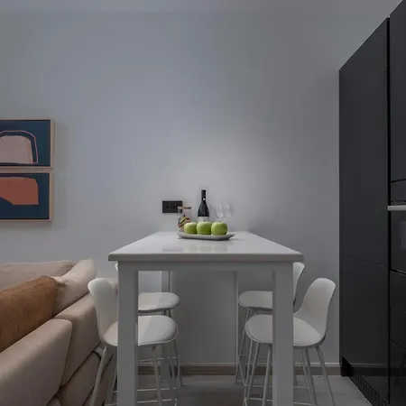 Apartment Embassy Elegant *