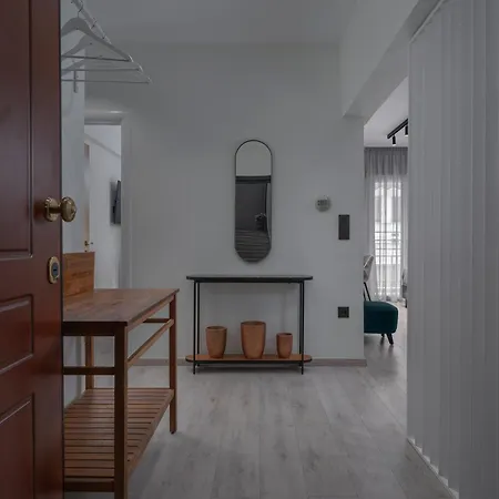 Embassy Elegant Апартаменти